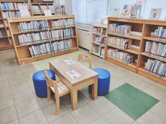 図書室児童コーナー